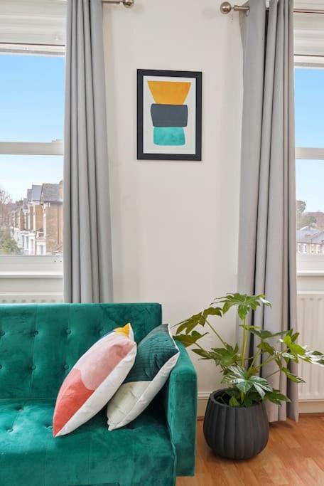 Cosy Apartment 5 Guests 3 Beds 1 Sofa Bed Lewisham London Exterior foto
